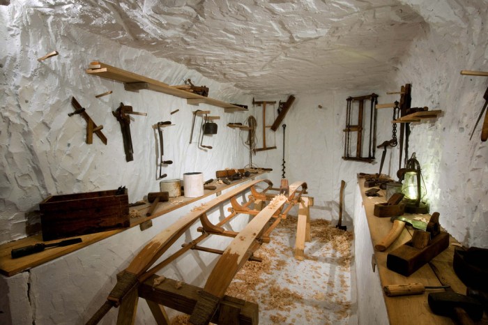 During the winter, Amundsen’s men dug an extensive network of tunnels and rooms under the snow, including a bathroom and even a sauna. This life-sized re-creation shows an underground workroom in which his crew was able to work on their expedition gear away from the extreme wind and cold outside. Courtesy RBCM © AMNH/D. Finnin